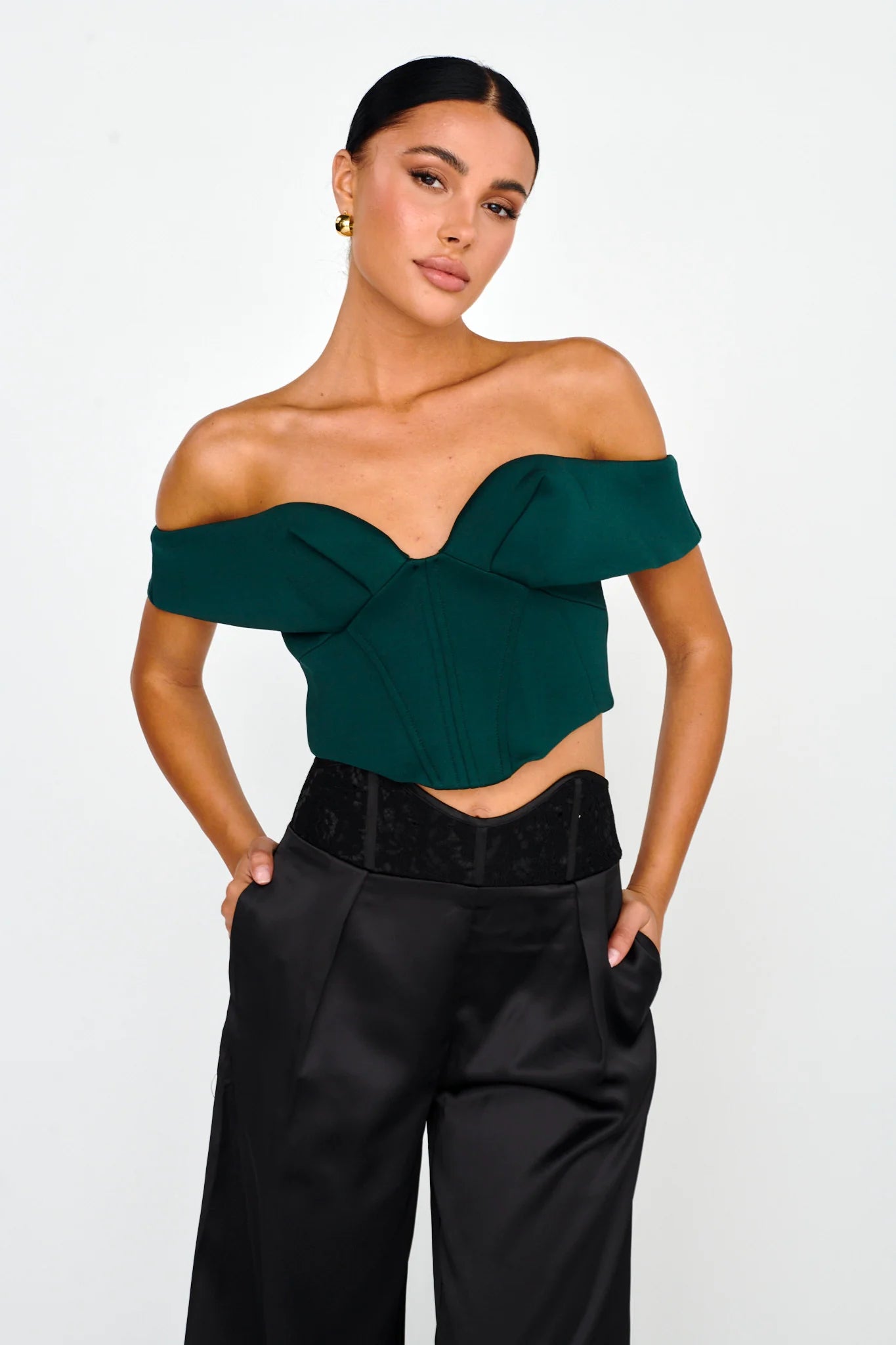 Tenicka Off-Shoulder Crop Top Hunter